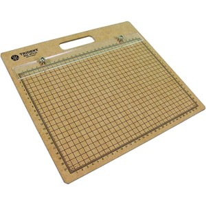 Prancheta Portátil Quadriculada, em Mdf com 4 mm de Espessura, com Prendedor de Acrílico e Alça para Transporte, Trident